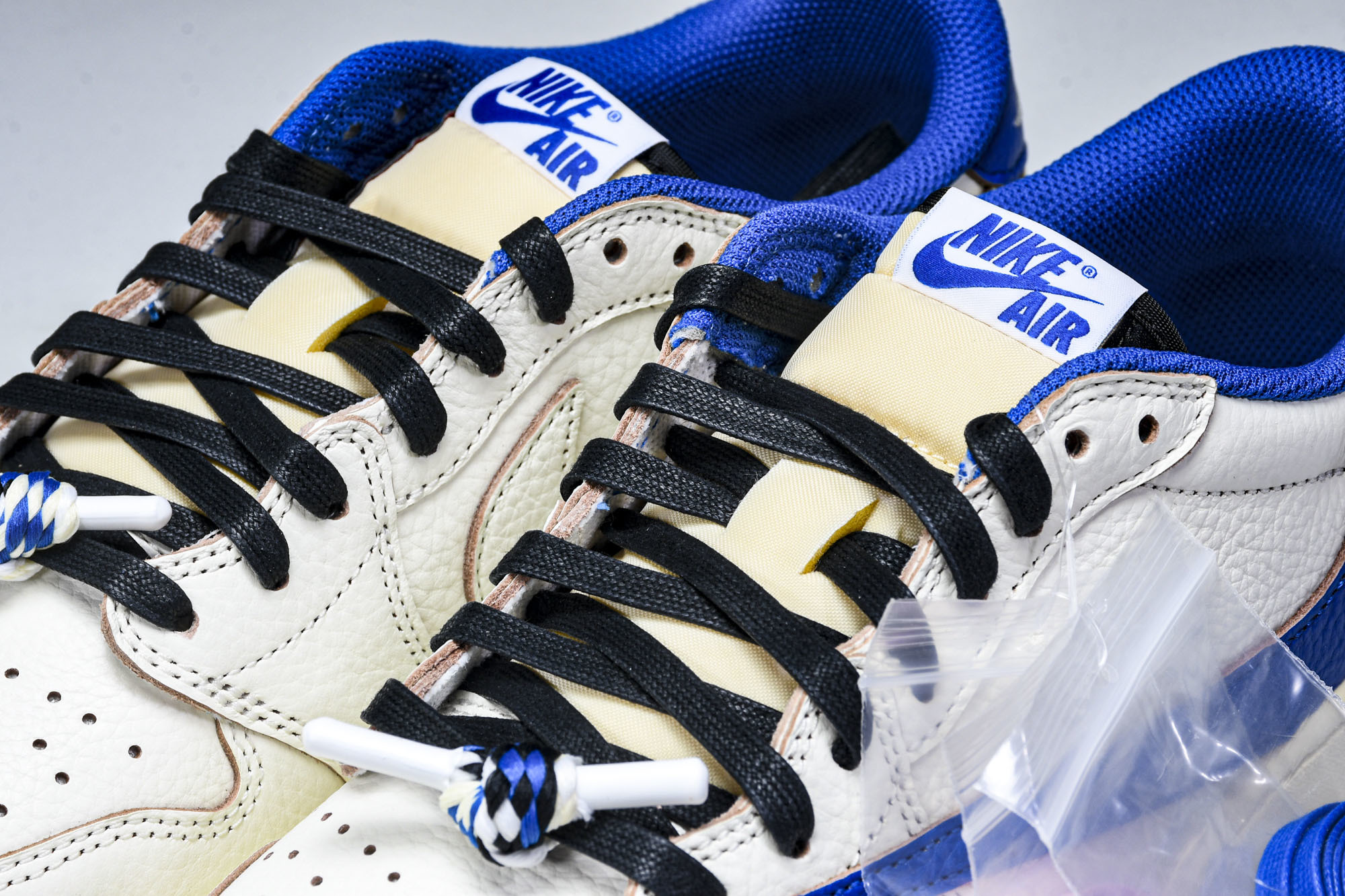 Fragment Design x Travis Scott Air Jordan 1 Low OG S Fragment Design x Travis Scott Air Jordan 1 Low OG S