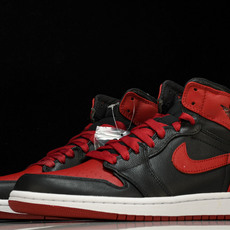 纯原 Air Jordan 1 banned AJ1 乔1 黑红 禁穿 -001 #YZ00540 4 纯原 Air Jordan 1 banned AJ1 乔1 黑红 禁穿 -001 #YZ00540 4