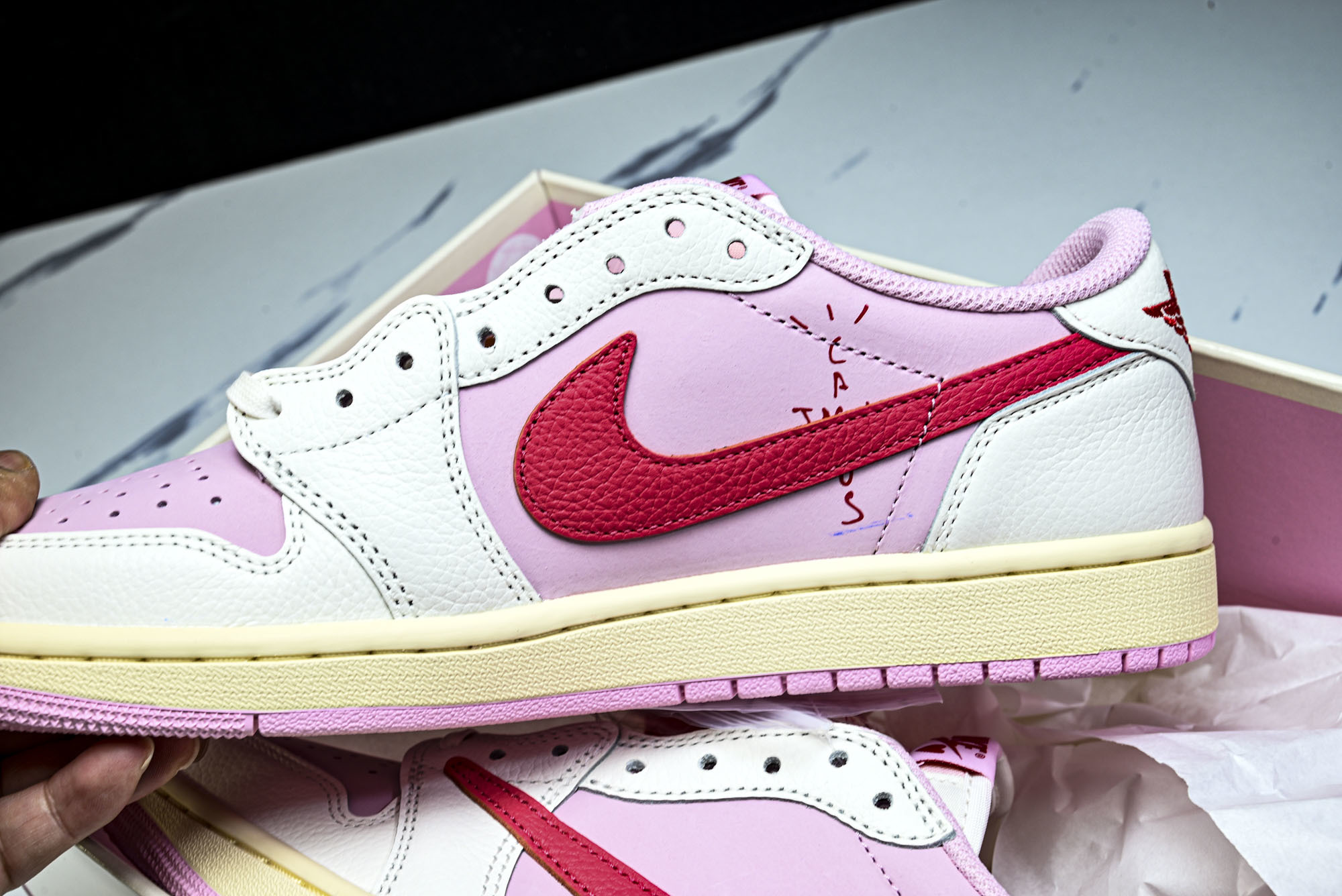 纯原 Travis Scott x Air Jordan 1 Low OG AJ1 乔1倒勾低帮 IQ7