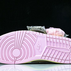 纯原 Travis Scott x Air Jordan 1 Low OG AJ1 乔1联名倒勾 IQ7 纯原 Travis Scott x Air Jordan 1 Low OG AJ1 乔1联名倒勾 IQ7