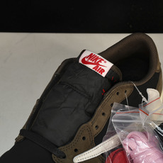 纯原 Travis Scott x Air Jordan 1 Low OG SP 低帮 倒钩 深棕 CQ 纯原 Travis Scott x Air Jordan 1 Low OG SP 低帮 倒钩 深棕 CQ