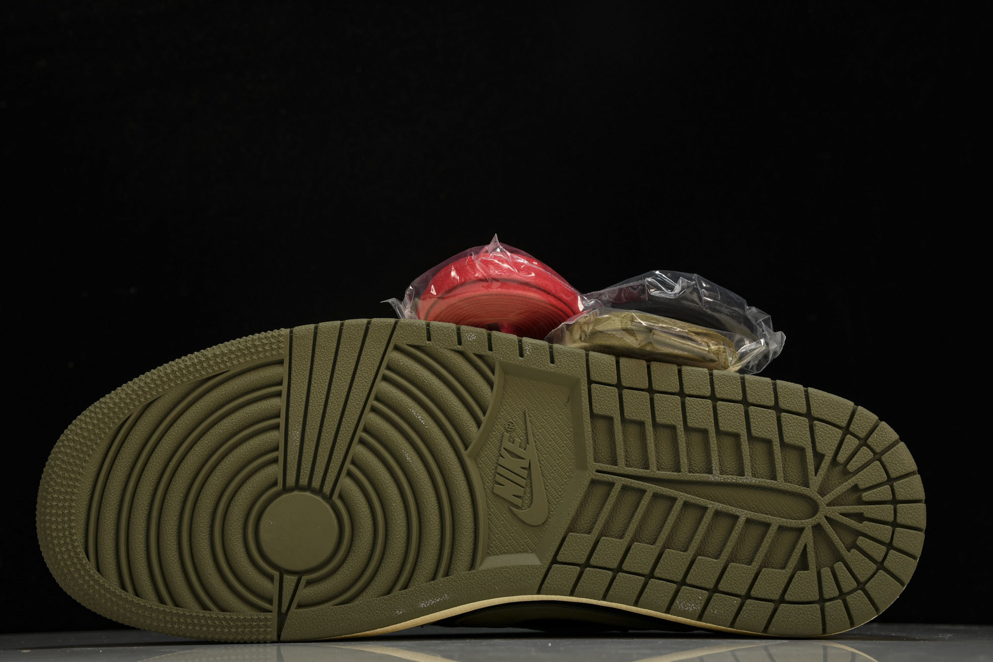 纯原 Travis Scott x Air Jordan 1 Low OG WMNS“Olive”橄榄绿