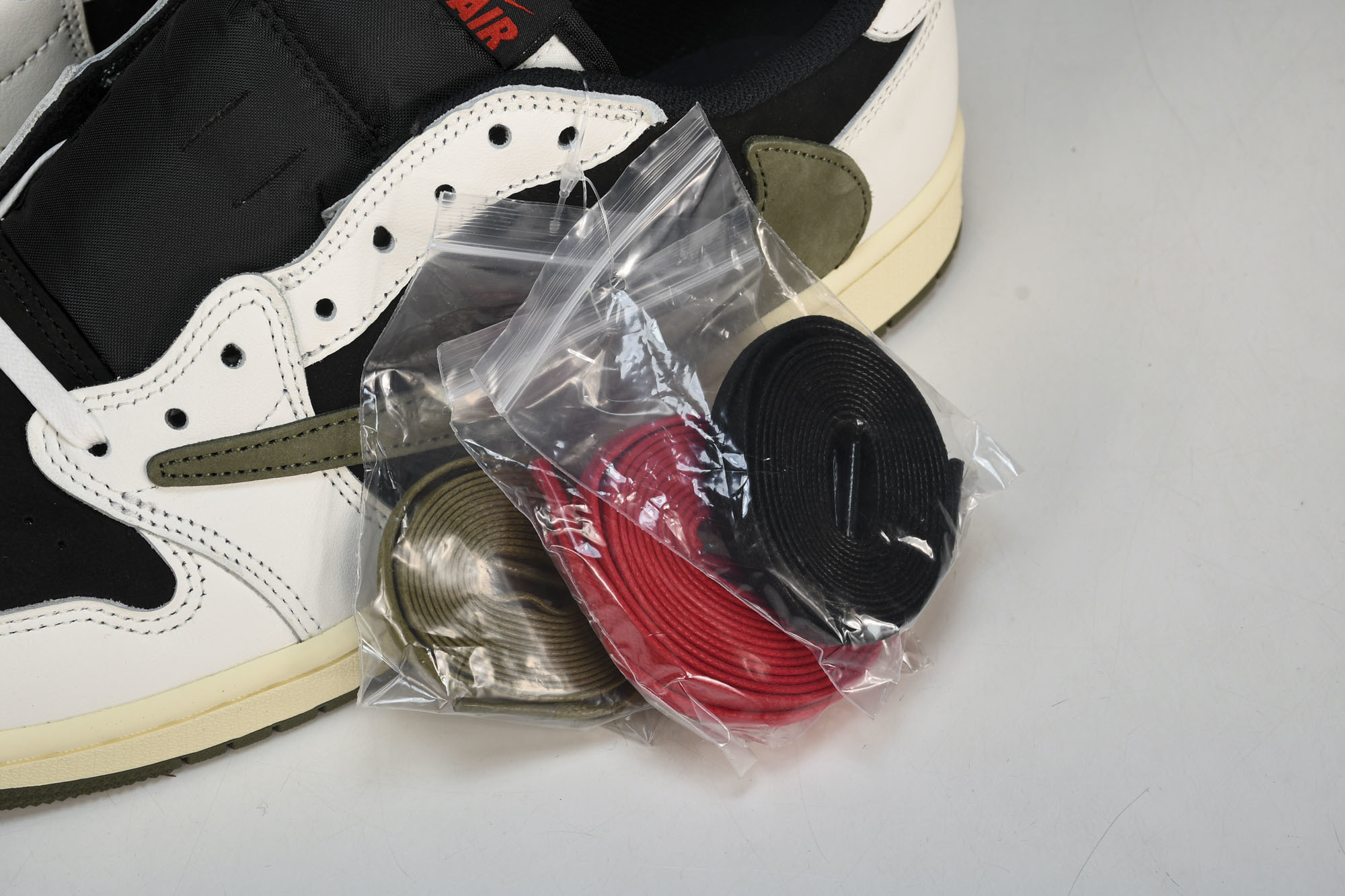 纯原 Travis Scott x Air Jordan 1 Low OG WMNS“Olive”橄榄绿
