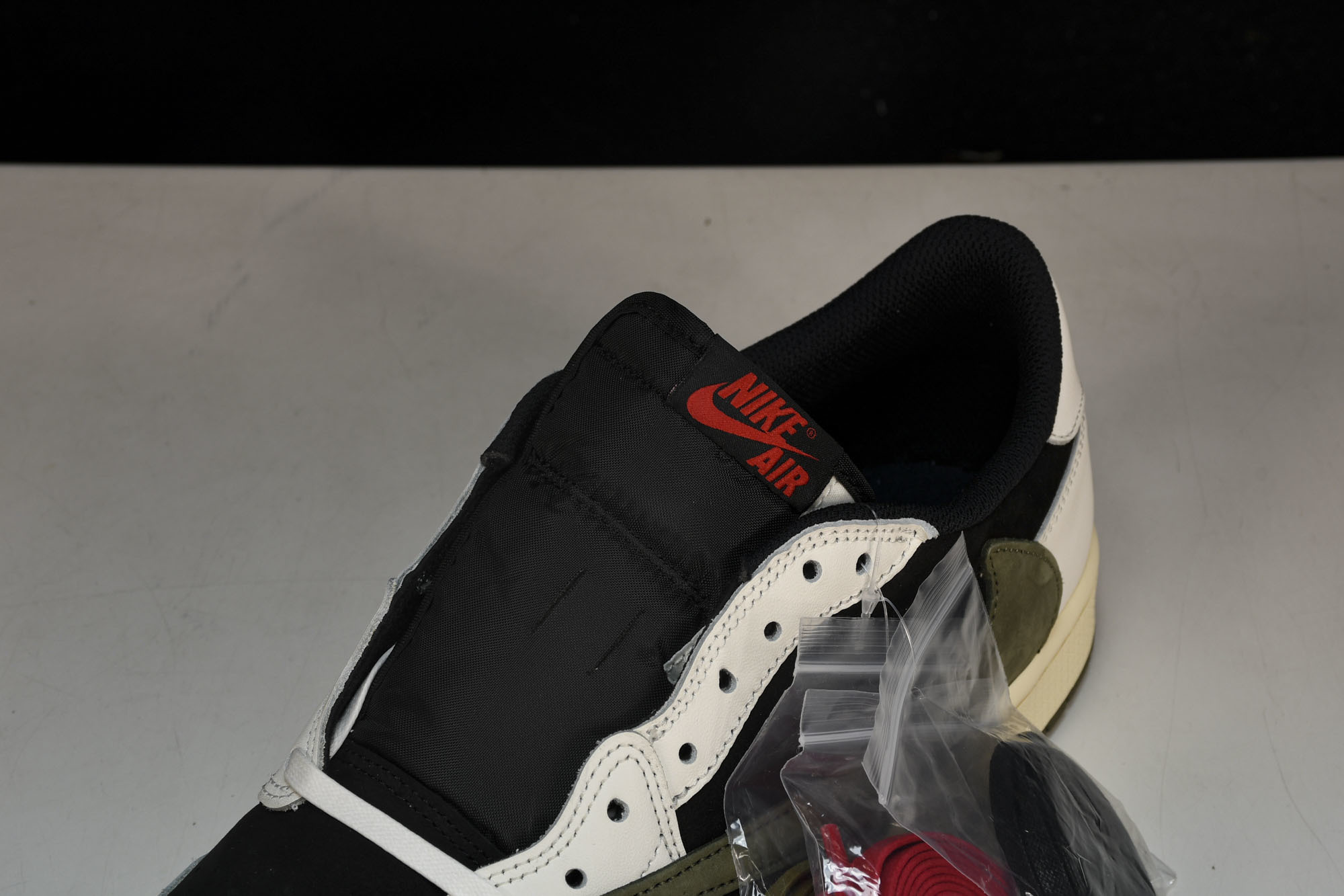 纯原 Travis Scott x Air Jordan 1 Low OG WMNS“Olive”橄榄绿