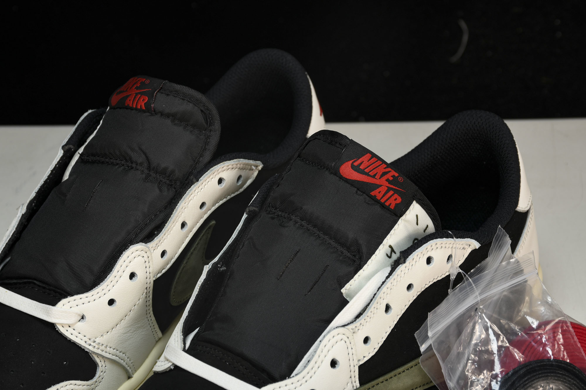 纯原 Travis Scott x Air Jordan 1 Low OG WMNS“Olive”橄榄绿
