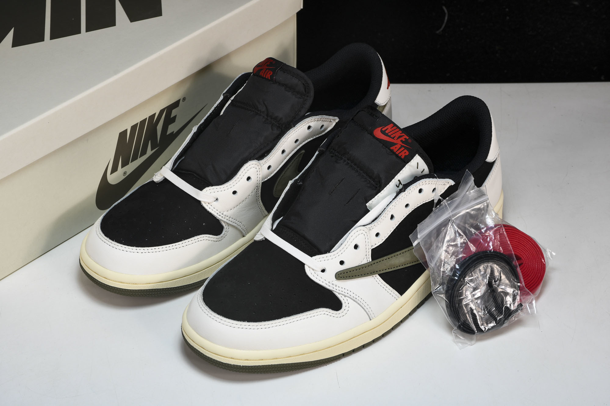 纯原 Travis Scott x Air Jordan 1 Low OG WMNS“Olive”橄榄绿