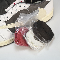 纯原 Travis Scott x Air Jordan 1 Reverse Mocha 倒钩摩卡棕白低 纯原 Travis Scott x Air Jordan 1 Reverse Mocha 倒钩摩卡棕白低