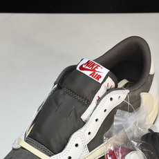 纯原 Travis Scott x Air Jordan 1 Reverse Mocha 倒钩摩卡棕白低 纯原 Travis Scott x Air Jordan 1 Reverse Mocha 倒钩摩卡棕白低