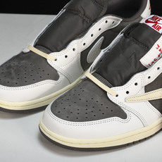 纯原 Travis Scott x Air Jordan 1 Reverse Mocha 倒钩摩卡棕白低 纯原 Travis Scott x Air Jordan 1 Reverse Mocha 倒钩摩卡棕白低