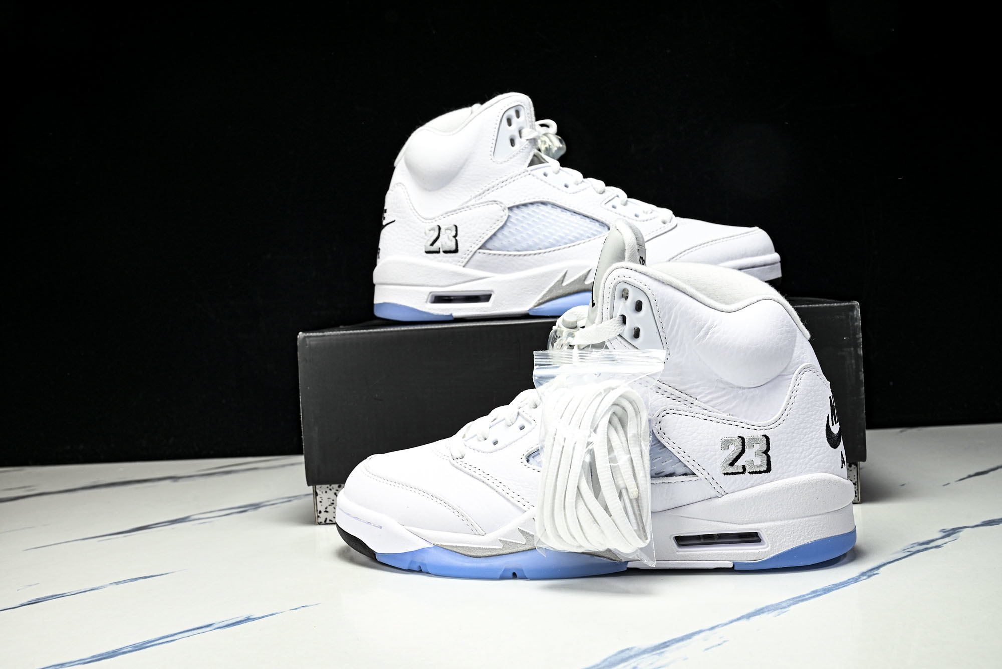 Air Jordan 5 Retro _White Metallic_ AJ5 乔5白银 HQ7978- Air Jordan 5 Retro _White Metallic_ AJ5 乔5白银 HQ7978-