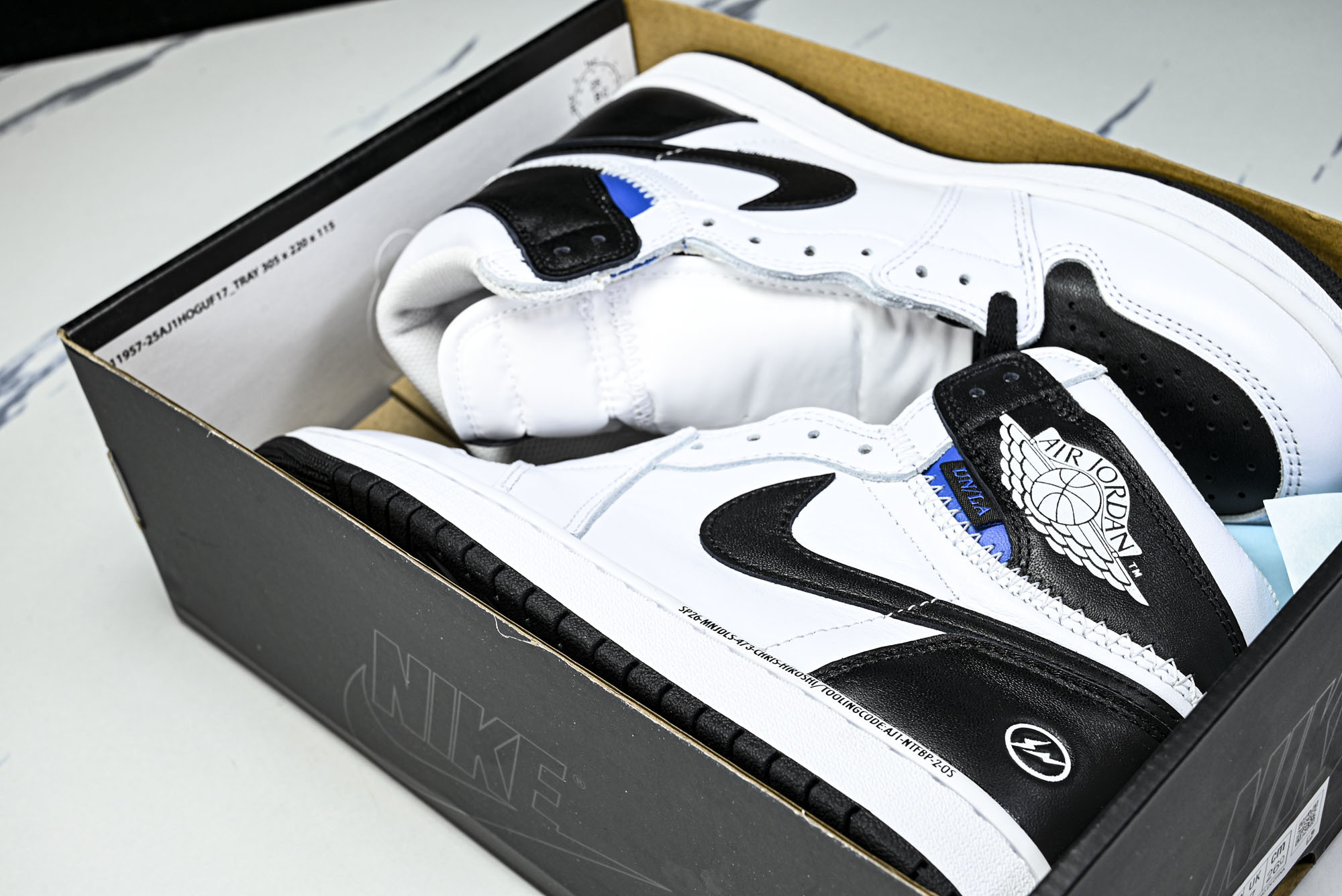 Fragment Design x Union x Air Jordan 1 Hi 乔1藤原浩大闪电 高