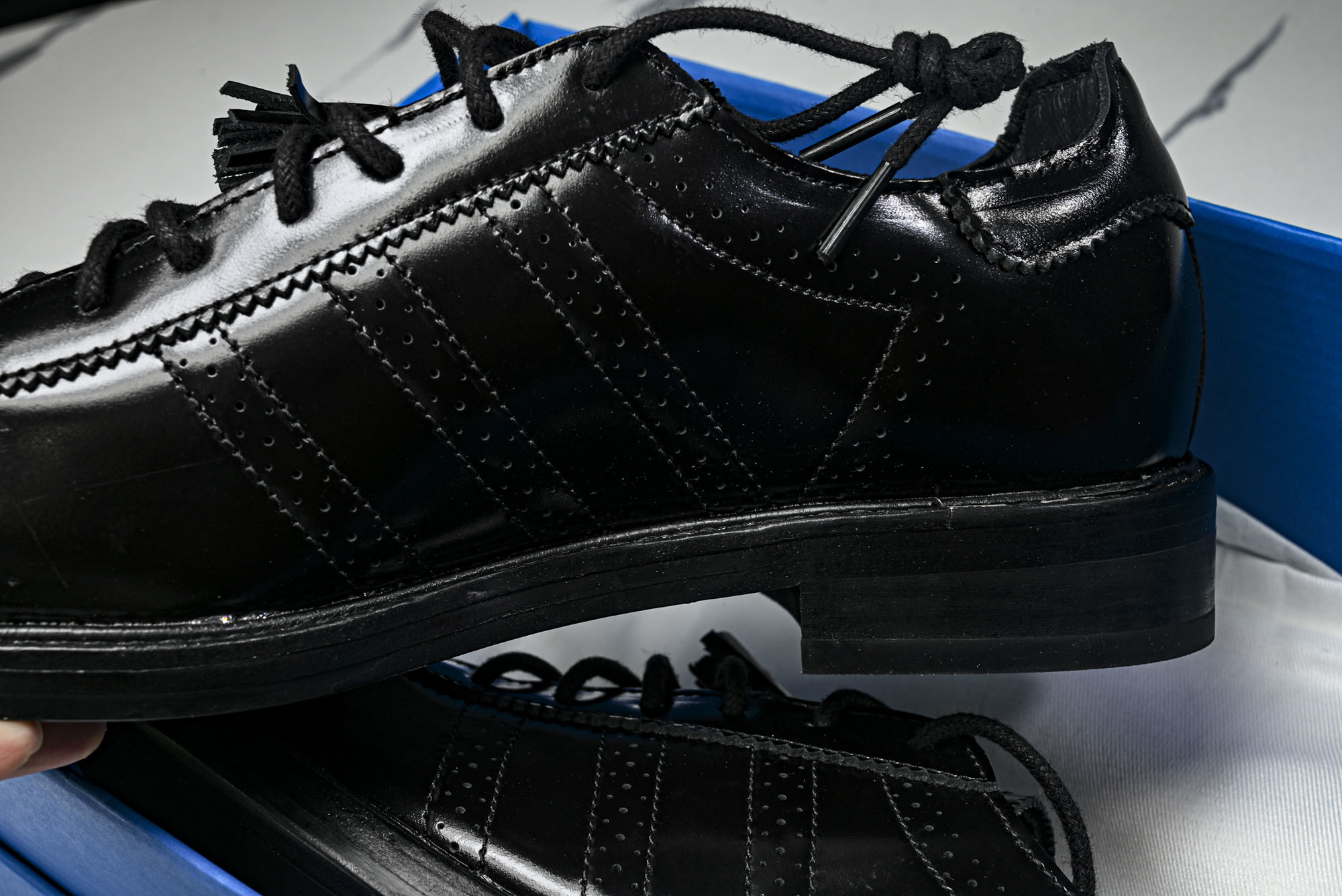 纯原 Clot x Adidas Dress Superstar 联名款 贝壳头休闲生活鞋 JR2814 纯原 Clot x Adidas Dress Superstar 联名款 贝壳头休闲生活鞋 JR2814