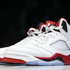 Air Jordan 5 Retro Fire Red Black Tongue (2025) 白红 H Air Jordan 5 Retro Fire Red Black Tongue (2025) 白红 H