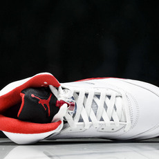 Air Jordan 5 Retro Fire Red Black Tongue (2025) 白红 H Air Jordan 5 Retro Fire Red Black Tongue (2025) 白红 H