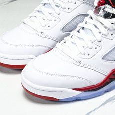 Air Jordan 5 Retro Fire Red Black Tongue (2025) 白红 H Air Jordan 5 Retro Fire Red Black Tongue (2025) 白红 H