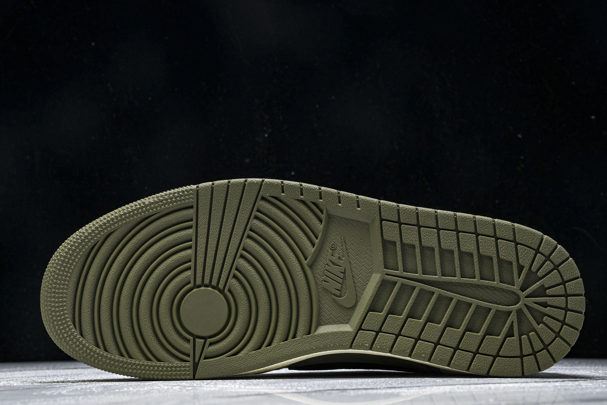 Travis Scott x Air Jordan 1 Low OG“Medium Olive”米绿 D