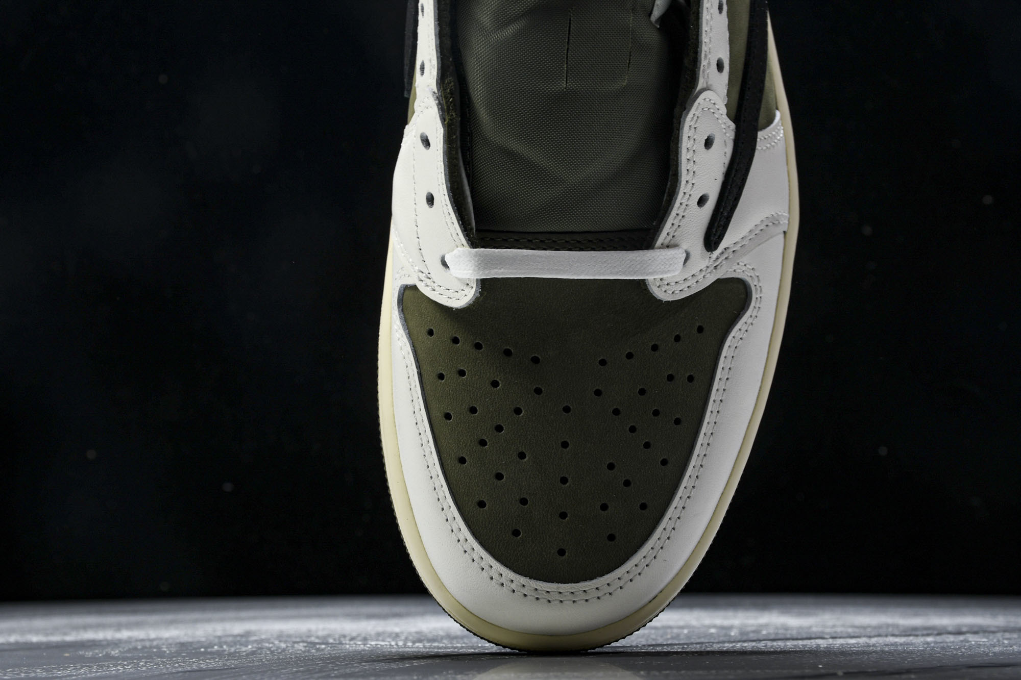 Travis Scott x Air Jordan 1 Low OG“Medium Olive”米绿 D
