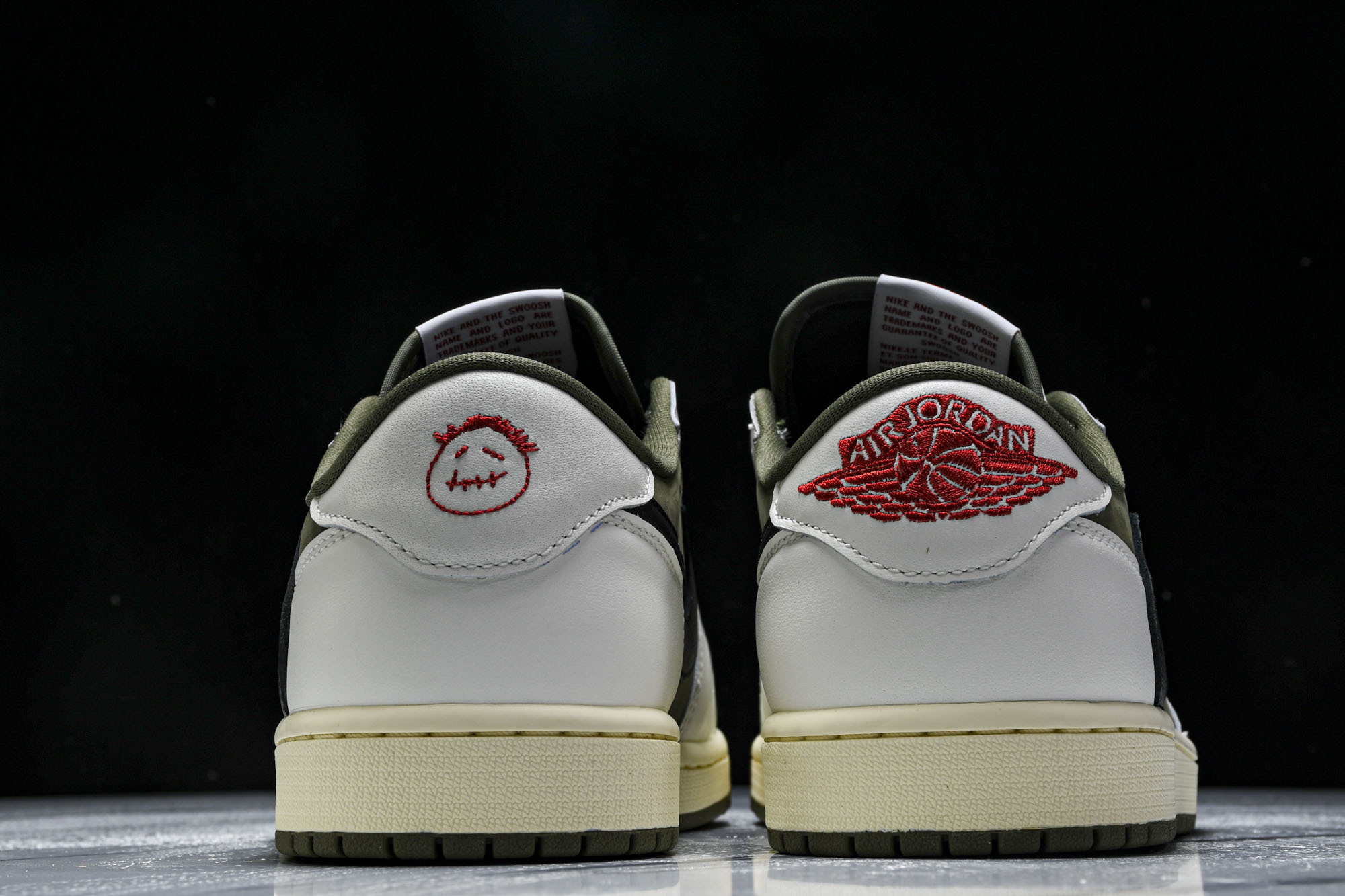 Travis Scott x Air Jordan 1 Low OG“Medium Olive”米绿 D