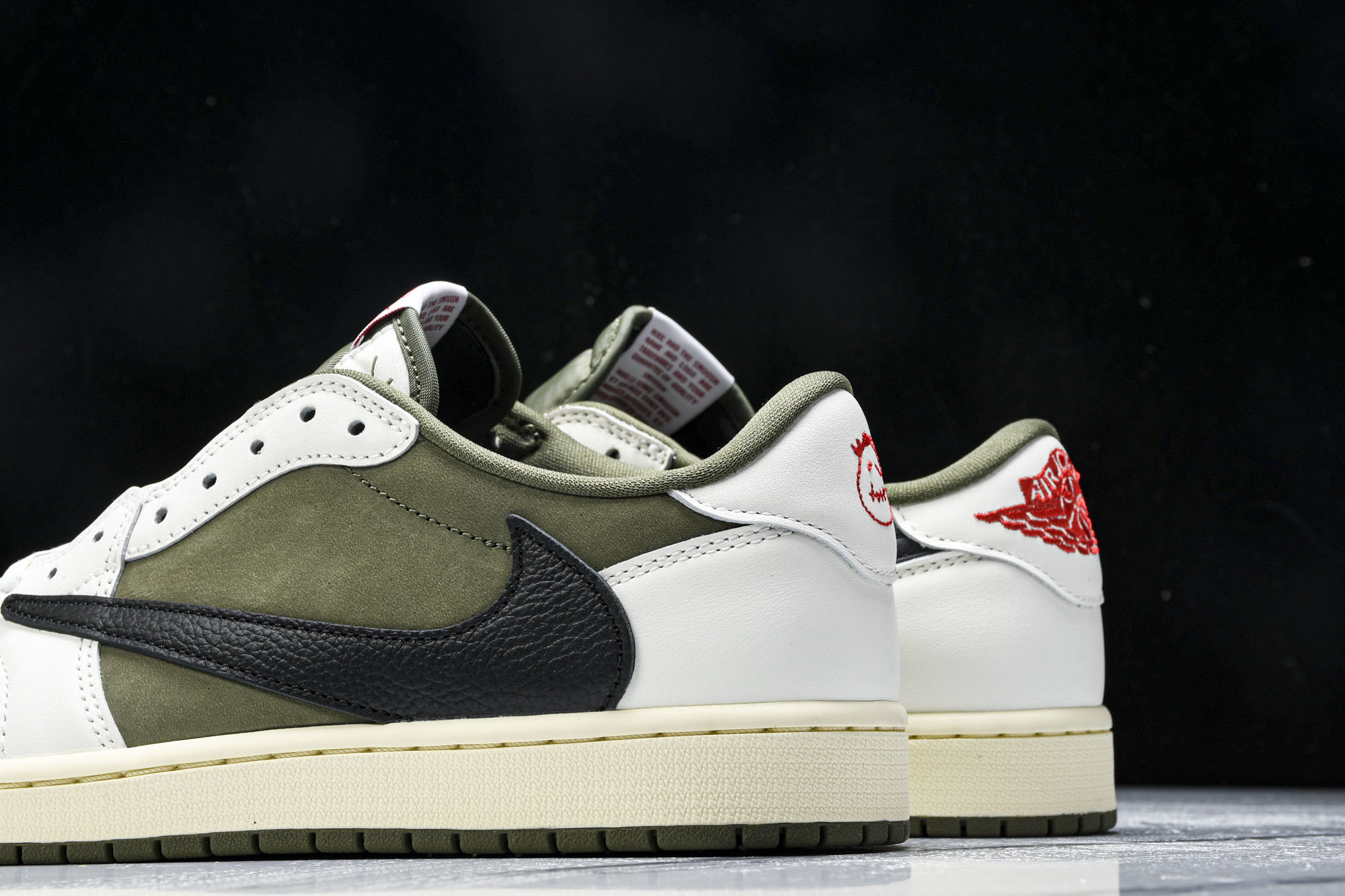 Travis Scott x Air Jordan 1 Low OG“Medium Olive”米绿 D