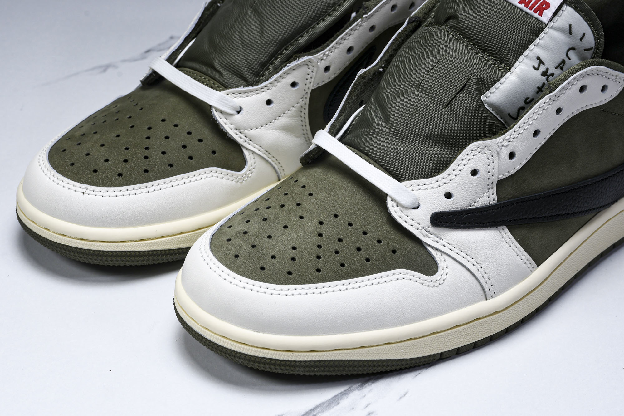 Travis Scott x Air Jordan 1 Low OG“Medium Olive”米绿 D