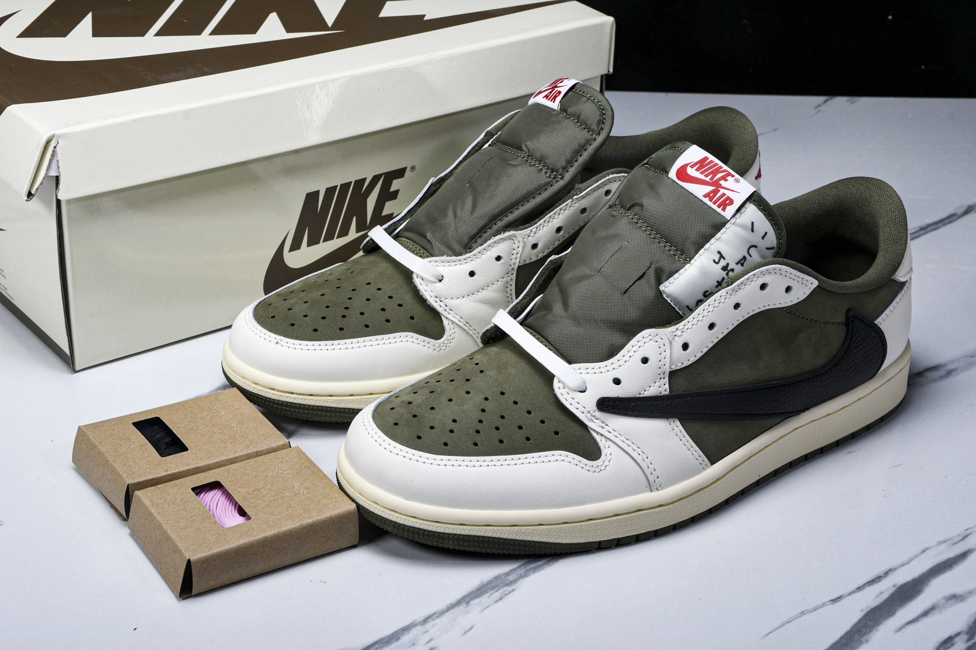 Travis Scott x Air Jordan 1 Low OG“Medium Olive”米绿 D