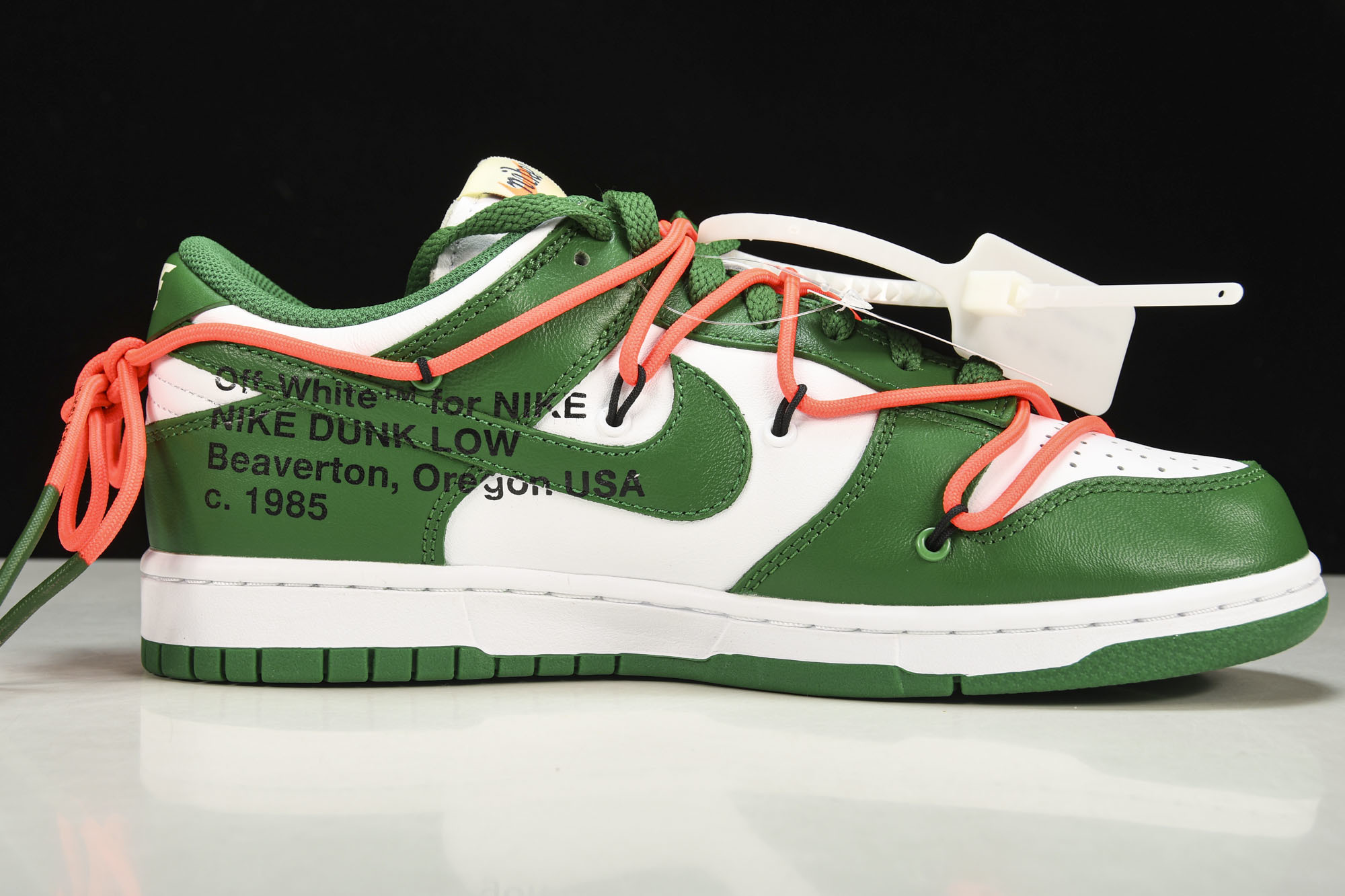 纯原 )OF x Futura x Dunk OW联名板鞋 CT0856-100 #YZ00536 36 纯原 )OF x Futura x Dunk OW联名板鞋 CT0856-100 #YZ00536 36