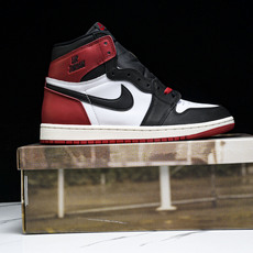 纯原 Air Jordan 1 High OG Black Toe Reimagined 白红黑 DZ8 纯原 Air Jordan 1 High OG Black Toe Reimagined 白红黑 DZ8