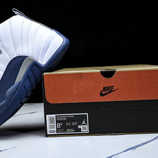 纯原 Air Jordan AJ12 Retro 中帮 复古篮球鞋 白蓝 法国蓝 CT8013-114 纯原 Air Jordan AJ12 Retro 中帮 复古篮球鞋 白蓝 法国蓝 CT8013-114