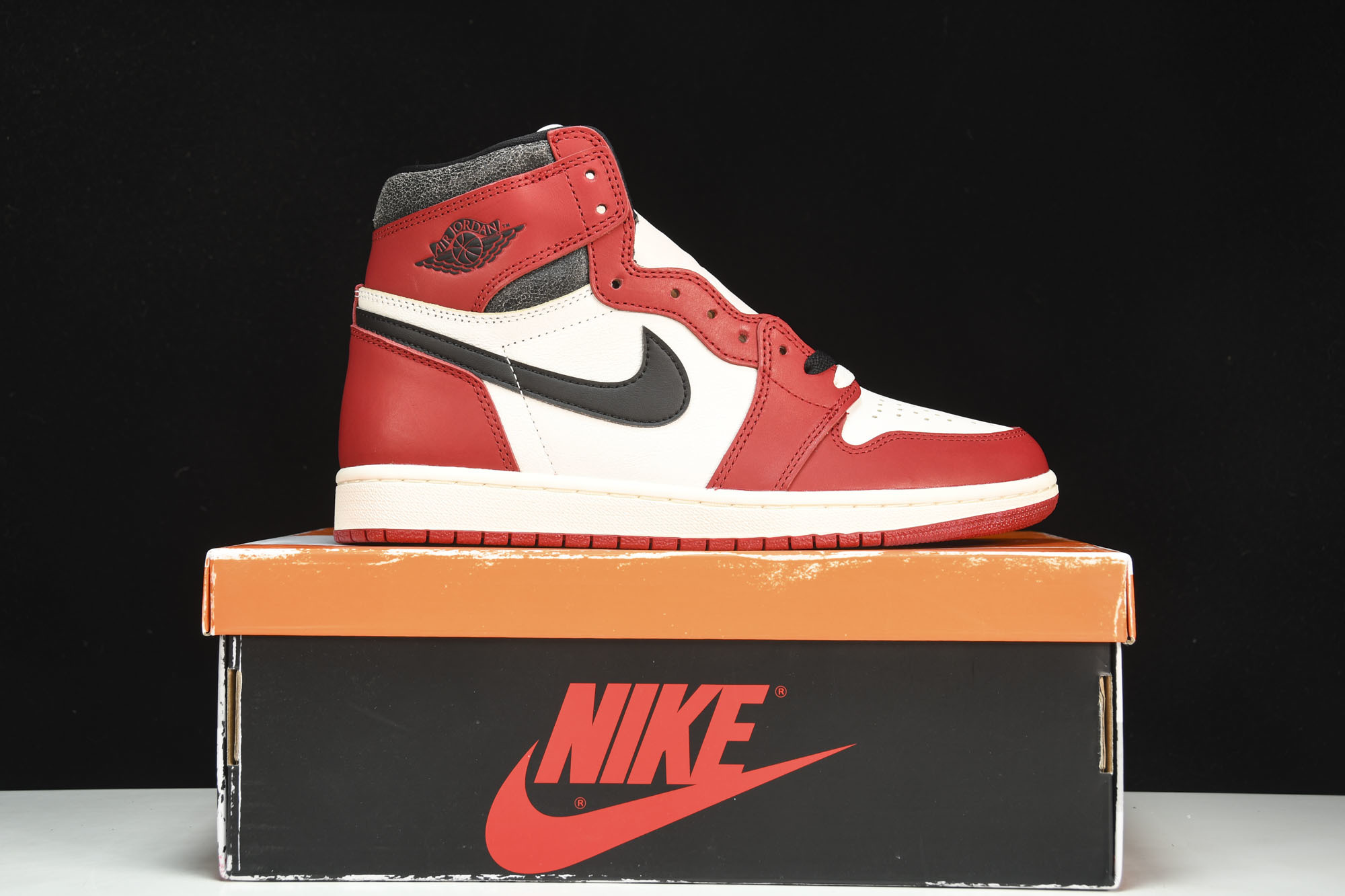纯原 芝加哥新款 AIR JORDAN 1 “CHICAGO REIMAGINED” 白红 DZ5485