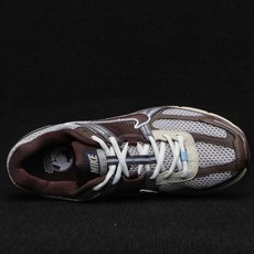 纯原 NK vomero 5 v5跑鞋 FD9920-022实拍如图NK vomero 5 v5跑鞋 F 纯原 NK vomero 5 v5跑鞋 FD9920-022实拍如图NK vomero 5 v5跑鞋 F
