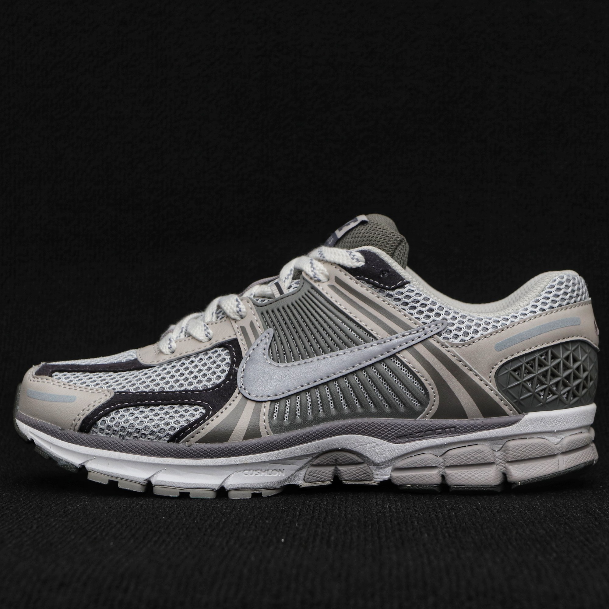 纯原 NK vomero 5 v5跑鞋 亚麻灰 FD0791-012实拍如图NK vomero 5 v5