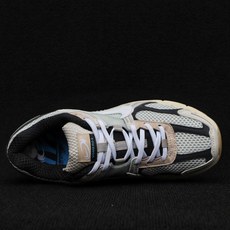 纯原 NK vomero 5 v5跑鞋 夜光FN7649-110 实拍如图NK vomero 5 v5跑 纯原 NK vomero 5 v5跑鞋 夜光FN7649-110 实拍如图NK vomero 5 v5跑