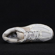 纯原 NK vomero 5 v5跑鞋 奶茶FQ6868-111 实拍如图NK vomero 5 v5跑 纯原 NK vomero 5 v5跑鞋 奶茶FQ6868-111 实拍如图NK vomero 5 v5跑