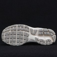 纯原 NK vomero 5 v5跑鞋 奶茶FQ6868-111 实拍如图NK vomero 5 v5跑 纯原 NK vomero 5 v5跑鞋 奶茶FQ6868-111 实拍如图NK vomero 5 v5跑