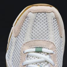纯原 NK vomero 5 v5跑鞋 浅黄绿FQ6868-181实拍如图NK vomero 5 v5跑 纯原 NK vomero 5 v5跑鞋 浅黄绿FQ6868-181实拍如图NK vomero 5 v5跑