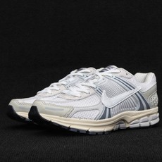 纯原 NK vomero 5 v5跑鞋 灰白 HF0731-007实拍如图NK vomero 5 v5跑 纯原 NK vomero 5 v5跑鞋 灰白 HF0731-007实拍如图NK vomero 5 v5跑