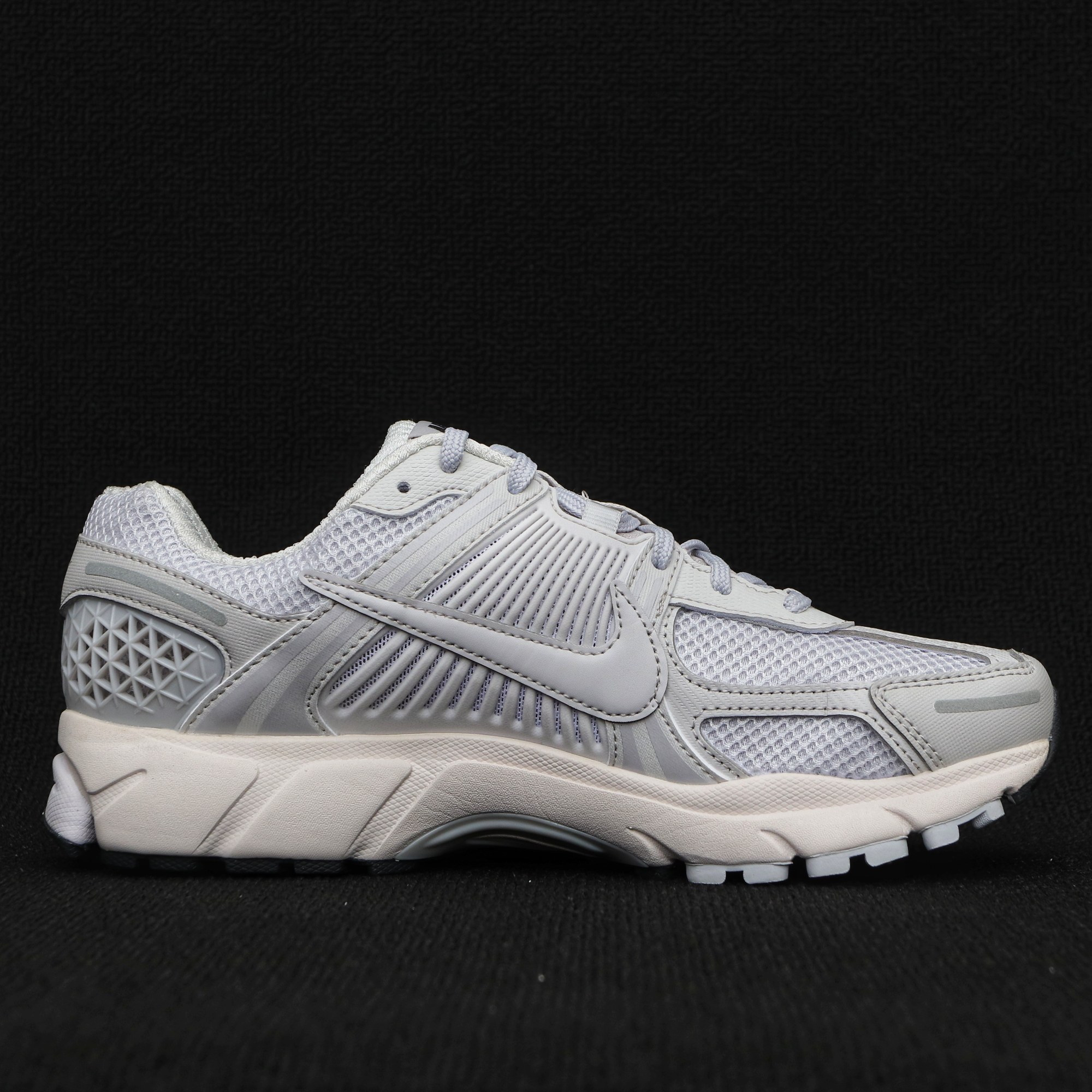 纯原 NK vomero 5 v5跑鞋 灰白BV1358-001 实拍如图NK vomero 5 v5跑