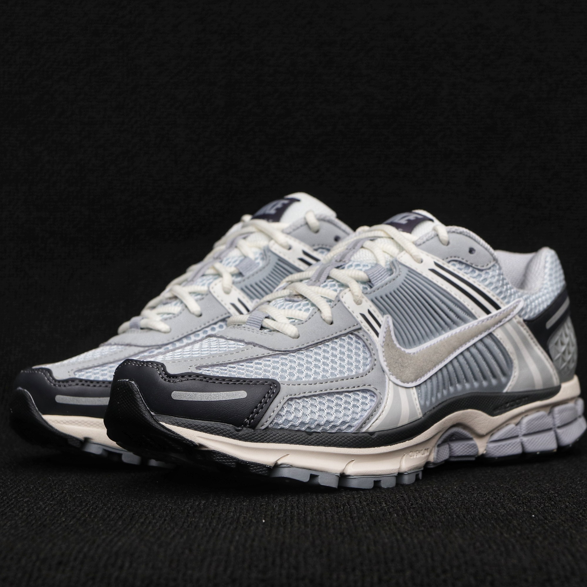 纯原 NK vomero 5 v5跑鞋 灰白黑FD9919-001 实拍如图NK vomero 5 v5