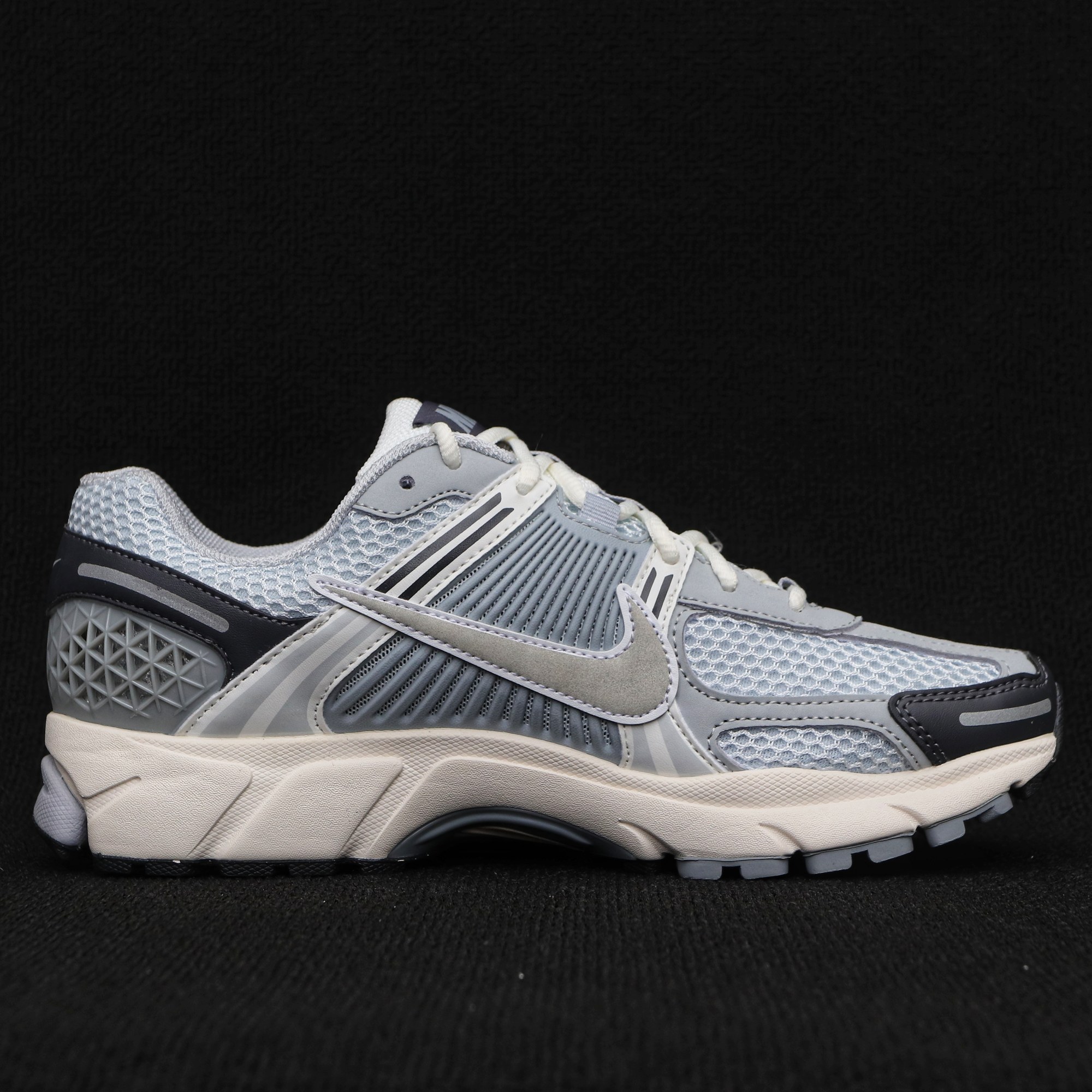 纯原 NK vomero 5 v5跑鞋 灰白黑FD9919-001 实拍如图NK vomero 5 v5