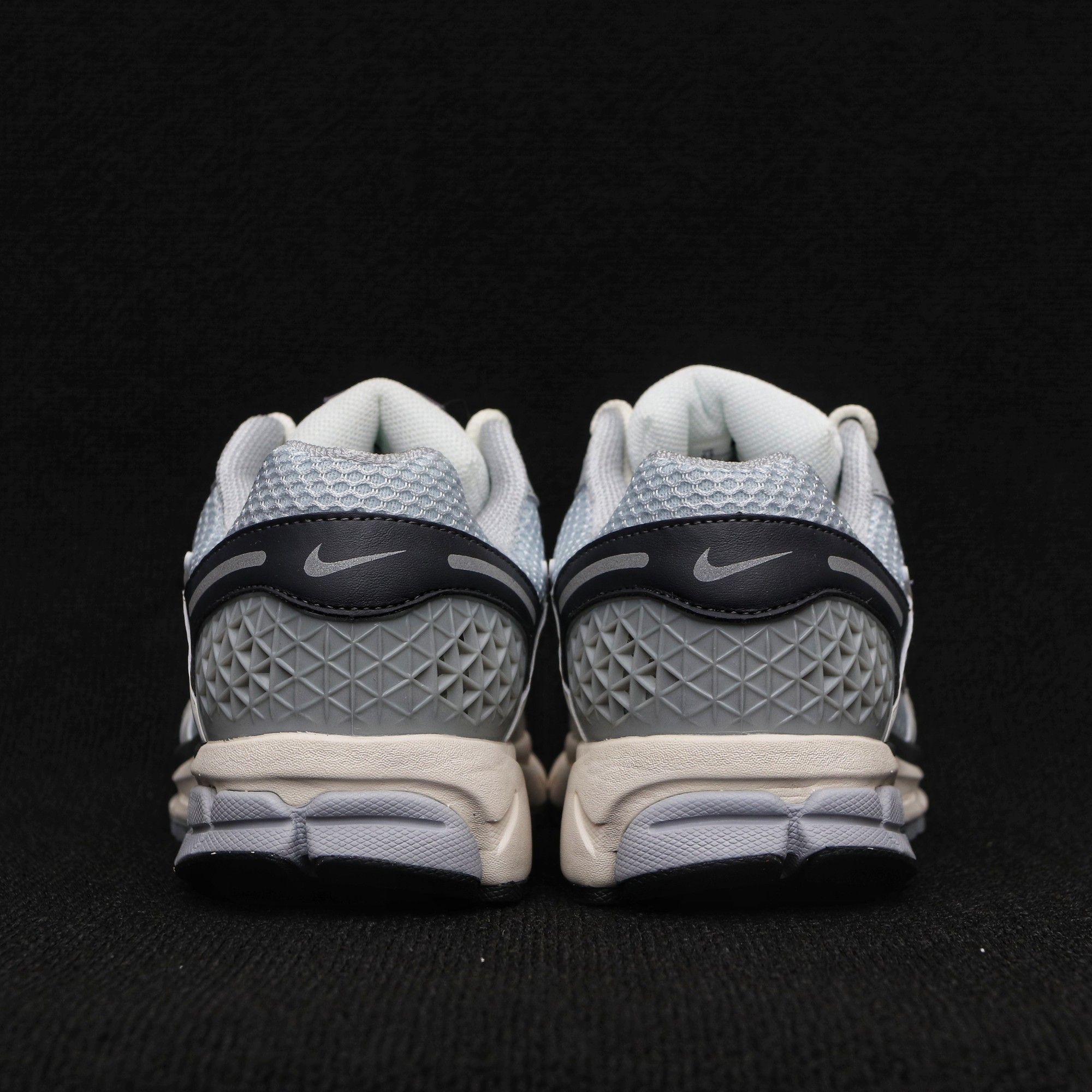 纯原 NK vomero 5 v5跑鞋 灰白黑FD9919-001 实拍如图NK vomero 5 v5