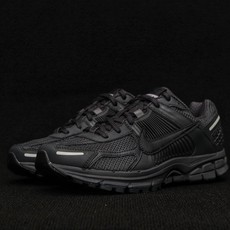 纯原 NK vomero 5 v5跑鞋 炭黑色 BV1358-002实拍如图NK vomero 5 v5 纯原 NK vomero 5 v5跑鞋 炭黑色 BV1358-002实拍如图NK vomero 5 v5