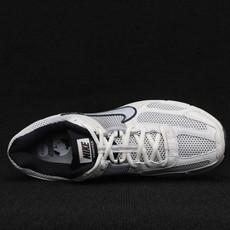 纯原 NK vomero 5 v5跑鞋 米银色 FJ2028-001实拍如图NK vomero 5 v5 纯原 NK vomero 5 v5跑鞋 米银色 FJ2028-001实拍如图NK vomero 5 v5