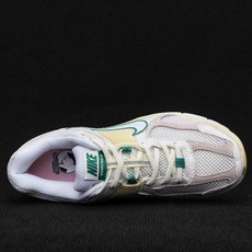 纯原 NK vomero 5 v5跑鞋 米黄绿 FN8361-100实拍如图NK vomero 5 v5 纯原 NK vomero 5 v5跑鞋 米黄绿 FN8361-100实拍如图NK vomero 5 v5