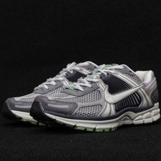 纯原 NK vomero 5 v5跑鞋 草灰色 FB8825-001实拍如图NK vomero 5 v5 纯原 NK vomero 5 v5跑鞋 草灰色 FB8825-001实拍如图NK vomero 5 v5