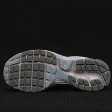 纯原 NK vomero 5 v5跑鞋浅卡其FZ3653-104实拍如图NK vomero 5 v5跑鞋 纯原 NK vomero 5 v5跑鞋浅卡其FZ3653-104实拍如图NK vomero 5 v5跑鞋