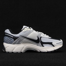 纯原 NK vomero 5 v5跑鞋灰色HQ1182-001NK vomero 5 v5跑鞋灰色HQ1 纯原 NK vomero 5 v5跑鞋灰色HQ1182-001NK vomero 5 v5跑鞋灰色HQ1