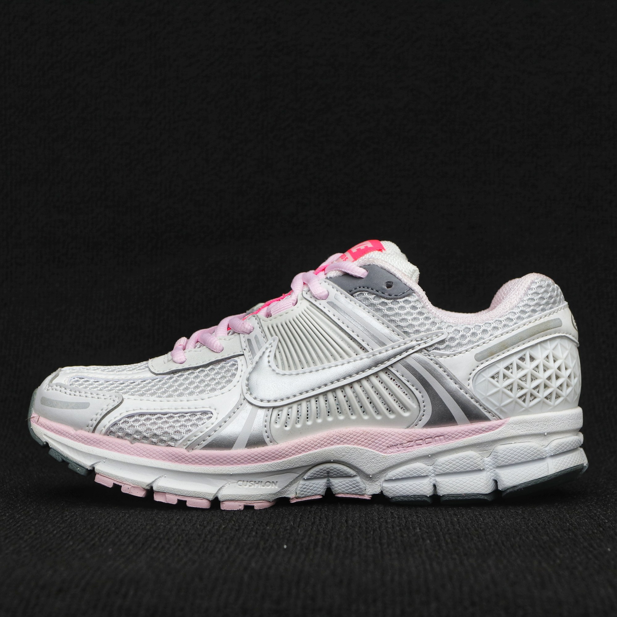 纯原 NK vomero 5 v5跑鞋白粉灰FN3695-001实拍如图NK vomero 5 v5跑鞋