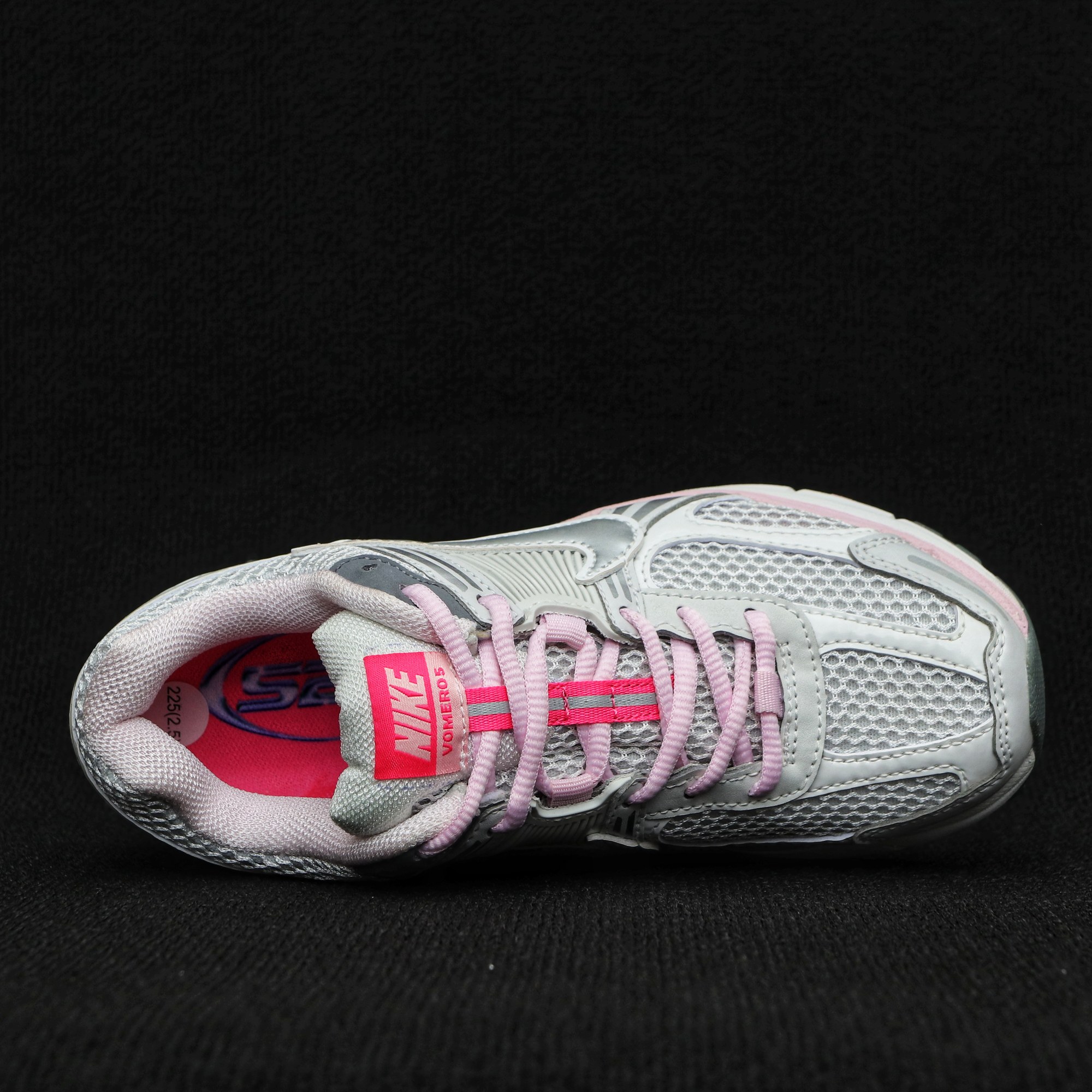 纯原 NK vomero 5 v5跑鞋白粉灰FN3695-001实拍如图NK vomero 5 v5跑鞋