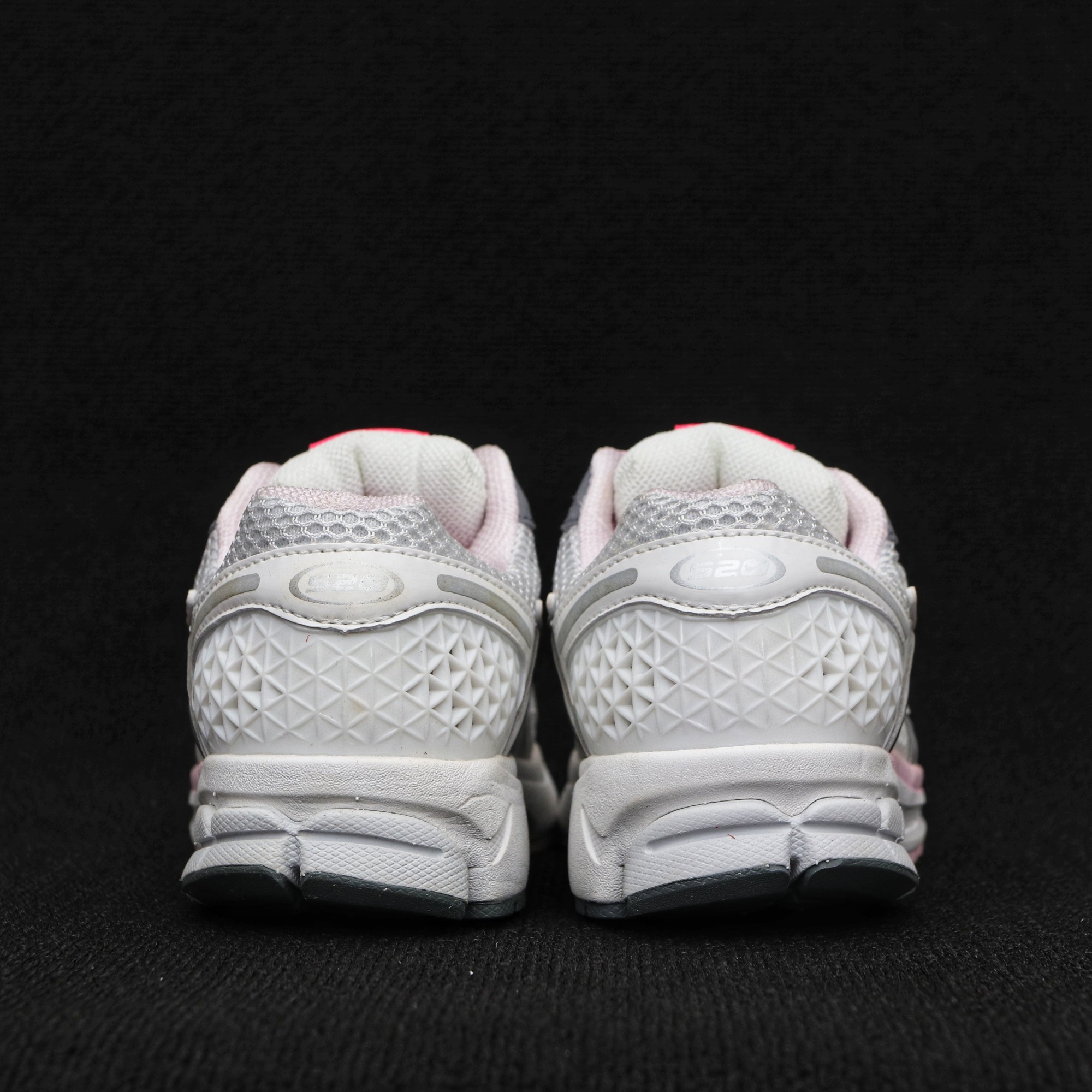 纯原 NK vomero 5 v5跑鞋白粉灰FN3695-001实拍如图NK vomero 5 v5跑鞋