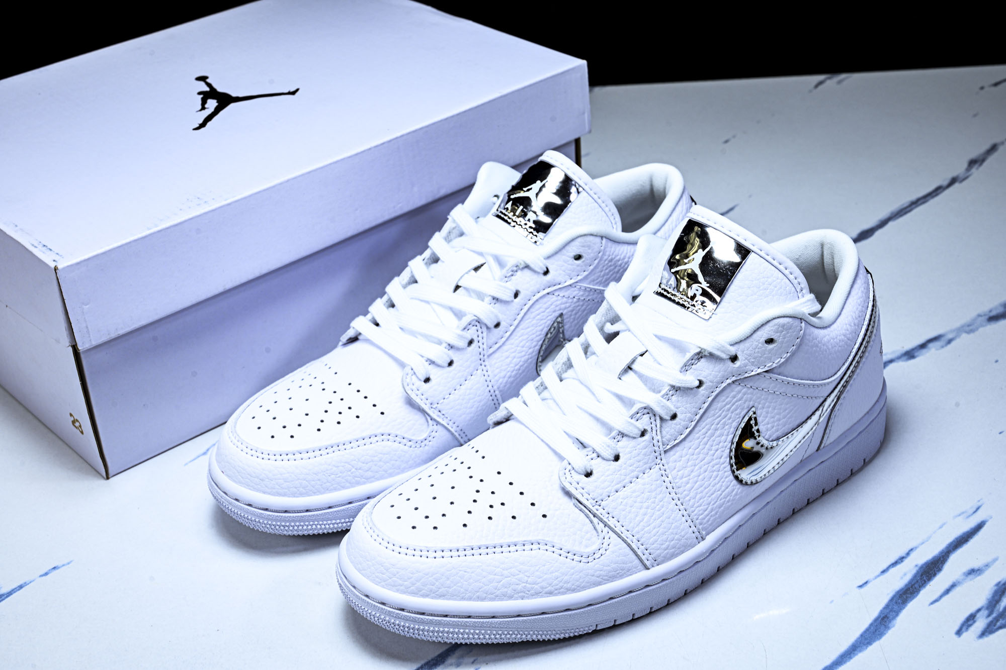 纯原 Air Jordan 1 Low AJ1 乔1全白银勾 低帮复古文化篮球鞋 IQ9381-100 